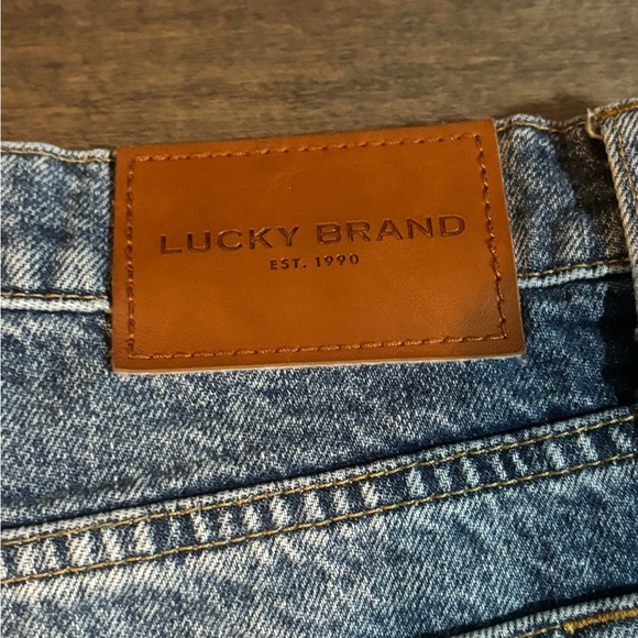 Lucky Brand Boy Mid Rise Distressed Denim Shorts Women’s 10/30 Medium Wash Raw - Picture 7 of 10